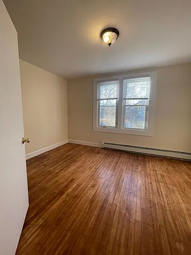 45 1/2 Willow St Photo 1