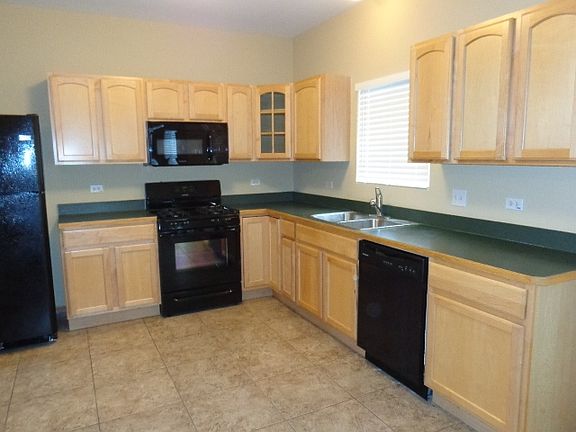 3rd image of 3410 Sumac Dr