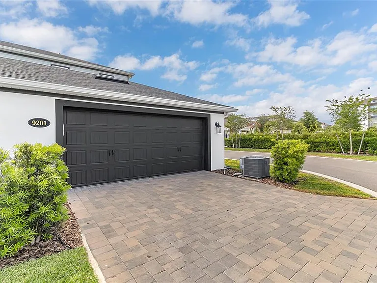 9201 Gran Teatro Dr — Photo 20
