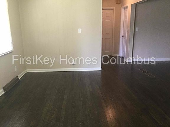 3rd image of 851 Miriam Dr W