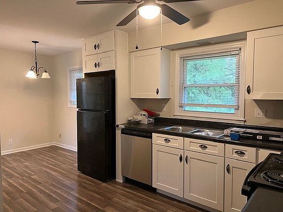 3rd image of 3484 King Arthur Dr