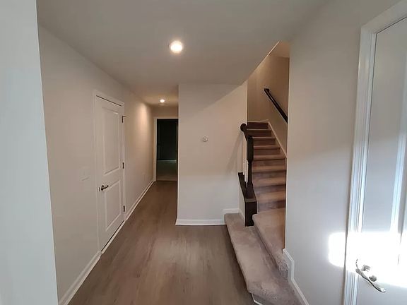 4th image of 1022 Romeria Dr