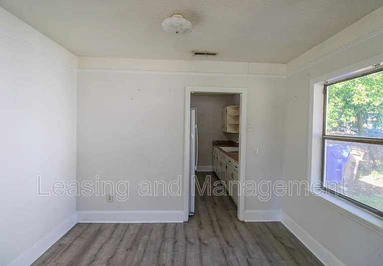 2104 Maybank Hwy — Photo 6