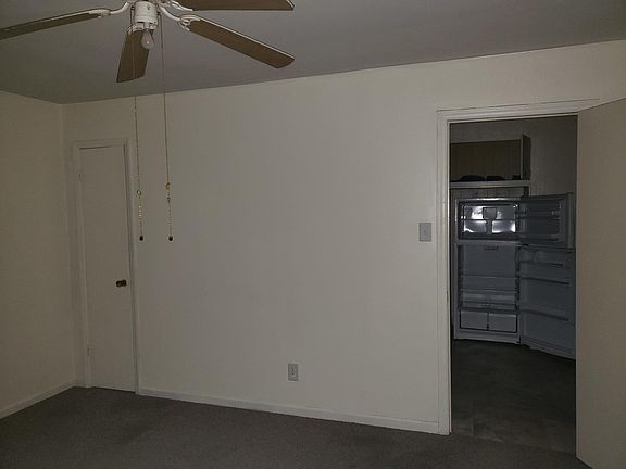 4th image of 2801 Warrick Cir APT G1