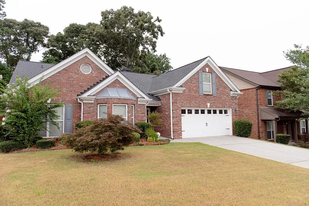 1159 Simonton Glen Way SE — Photo 2