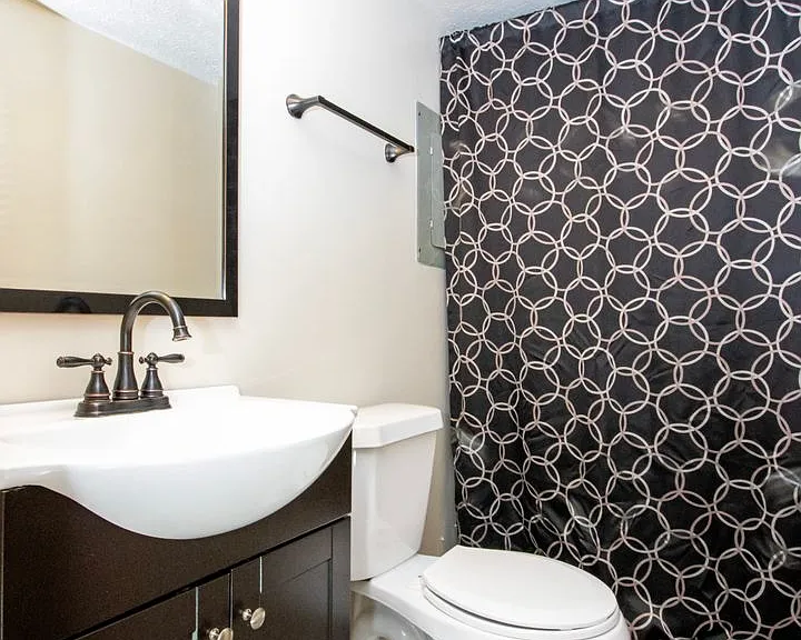 240 Collier Dr #10 — Photo 7