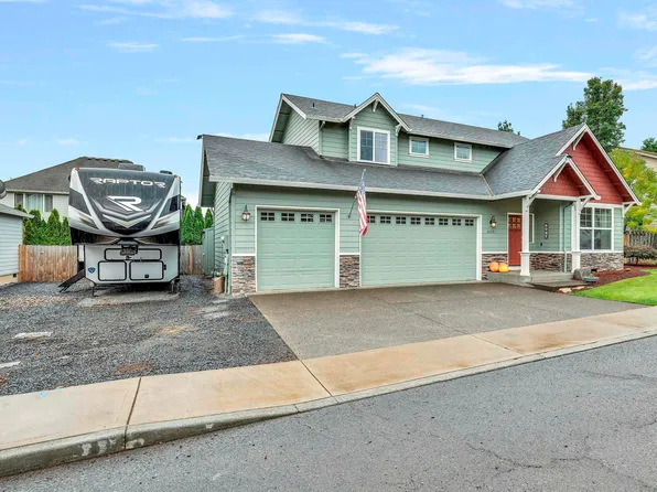 1421 NE 18th Pl, Canby, OR 97013
