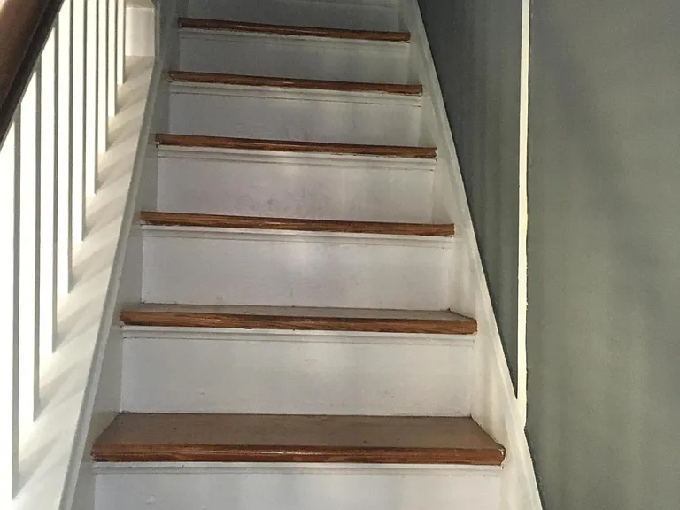 56 Heck Ave #1/2 — Photo 10
