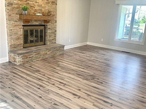 2nd image of 9677 Pebble Brook Ln
