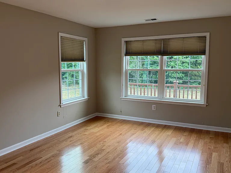 489 Hawthorne Pl — Photo 10