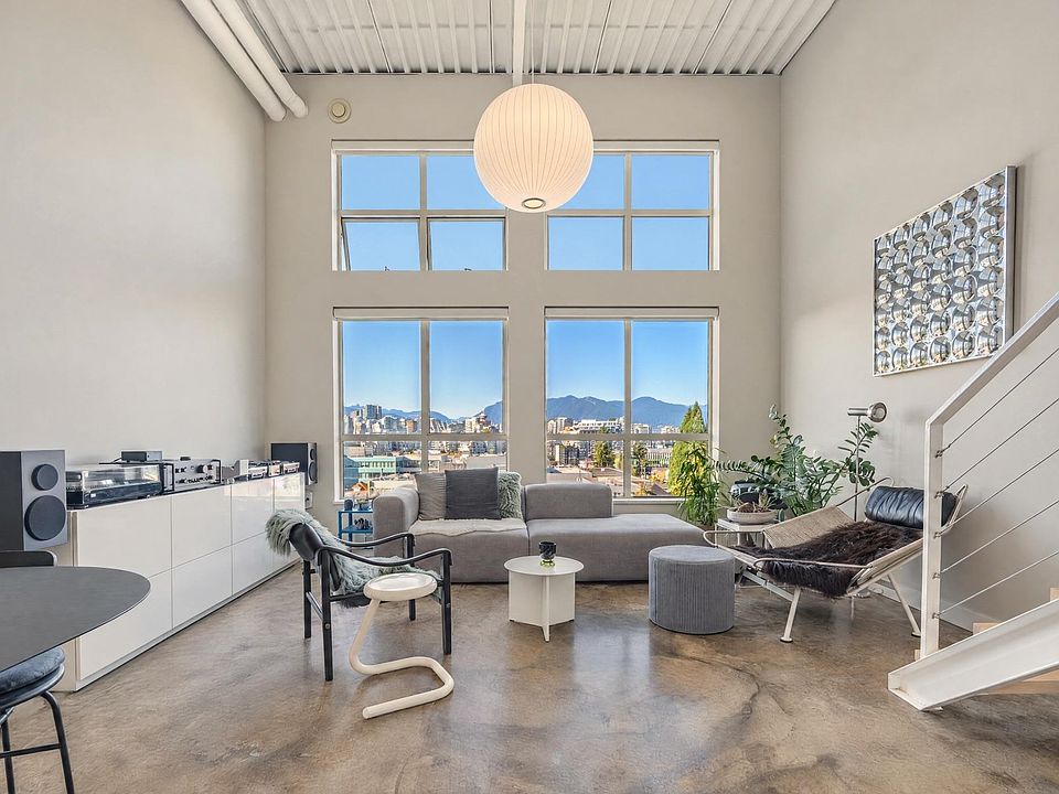 1st image of 338 W 8th Ave #402