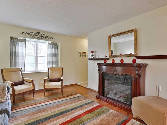 3rd image of 6078 Renfield Dr