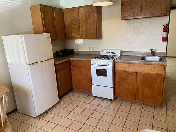 4th image of 2560 S Espina St #1
