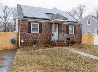 219 E 8th Ave, Roselle, NJ 07203