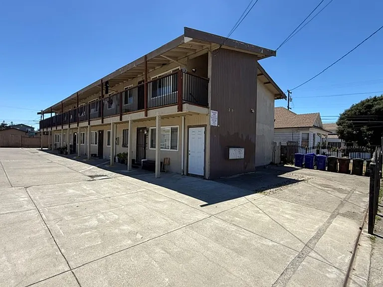 Bush Ave, 2114 — Photo 14