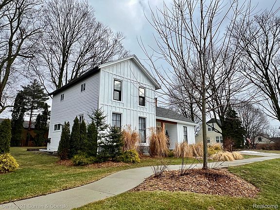 2nd image of 210 Center St