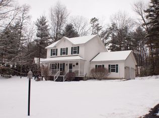 22 Snowberry Ln, Gansevoort, NY 12831