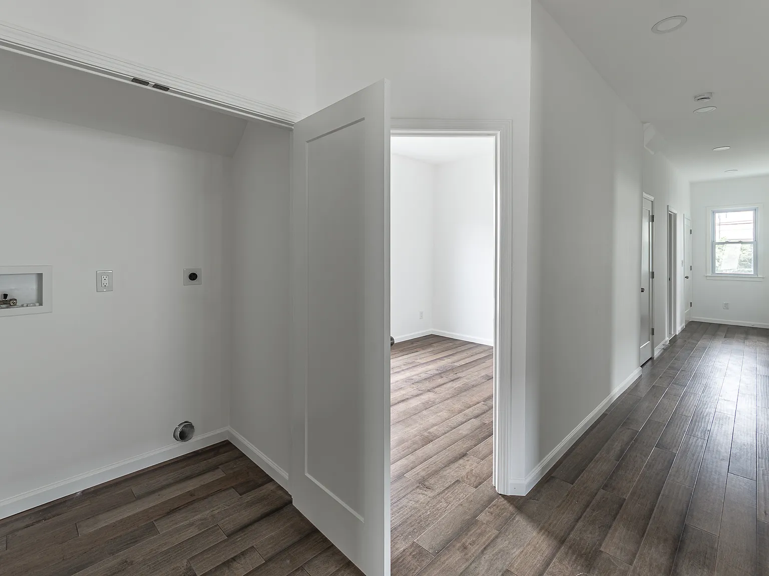 3 bed, 1450 sqft, $2,100 — Photo 4