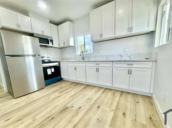 8358 Menkar Rd #2, San Diego, CA 92126