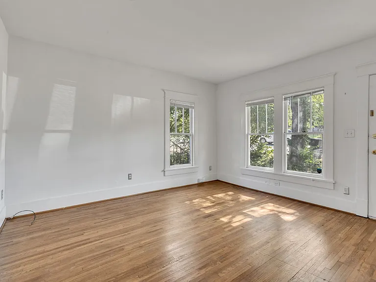 605 Park Cir #B — Photo 9