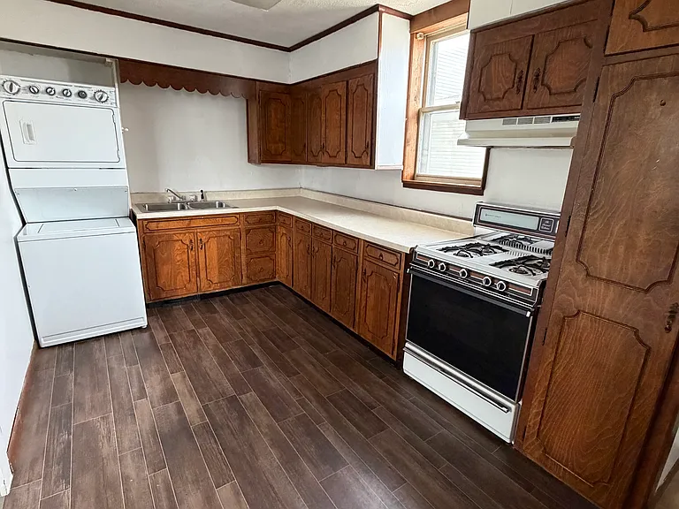 314 E Walnut St #5 — Photo 8