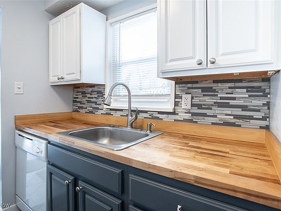 5th image of 4309 W 191st St