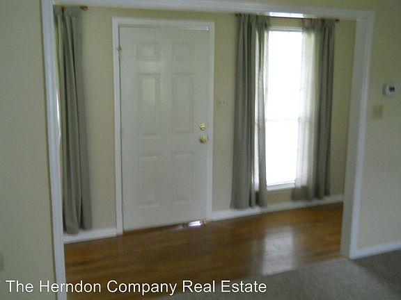 3rd image of 4407 Cranston Cir