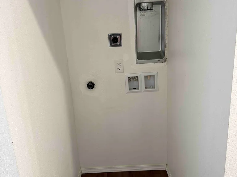 117 N Main Ave #5 — Photo 9