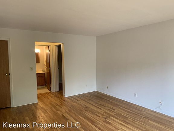 3rd image of 2865 Erie Ave #5