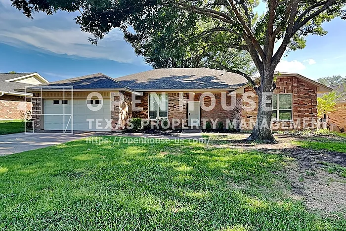 10101 Stoneleigh Dr — Photo 1