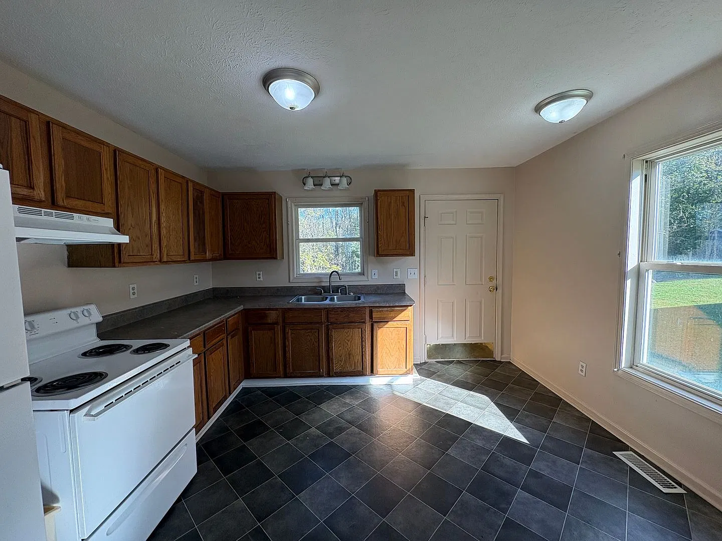 Spacious two bedroom house in Lynchburg! — Photo 4