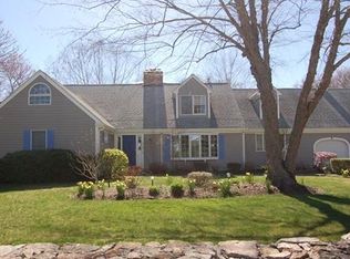 9 Hitching Post Rd, Mattapoisett, MA 02739