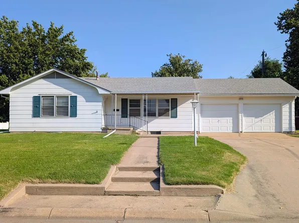 1018 SE 3rd St, Newton, KS 67114