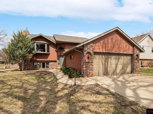 2508 Marwood Dr, Mankato, MN 56001