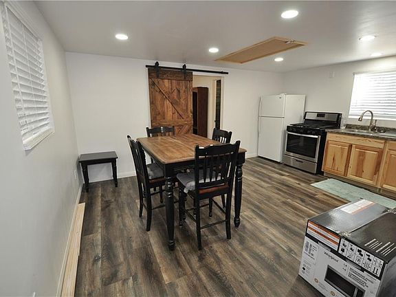 5th image of 719 Temple Ln
