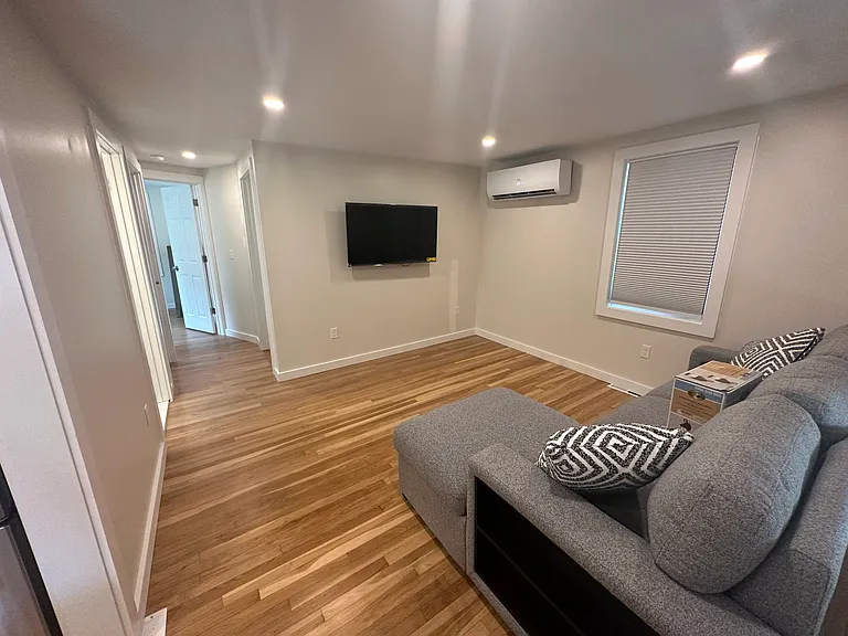 17 Byrnes St #1-2 — Photo 14