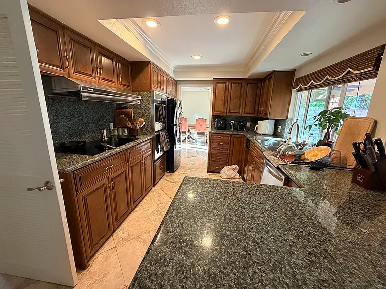 6882 Vista Del Sol Dr — Photo 14