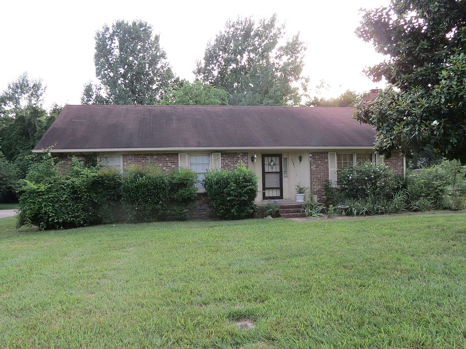 1st image of 2941 Bridle Dr
