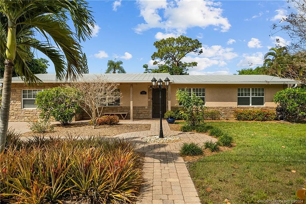 1252 SE Madison Ave, Stuart, FL 34996 | Zillow