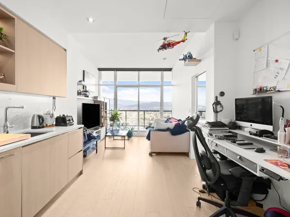 4720 Lougheed Hwy #4406, Burnaby, BC V5C 0M8