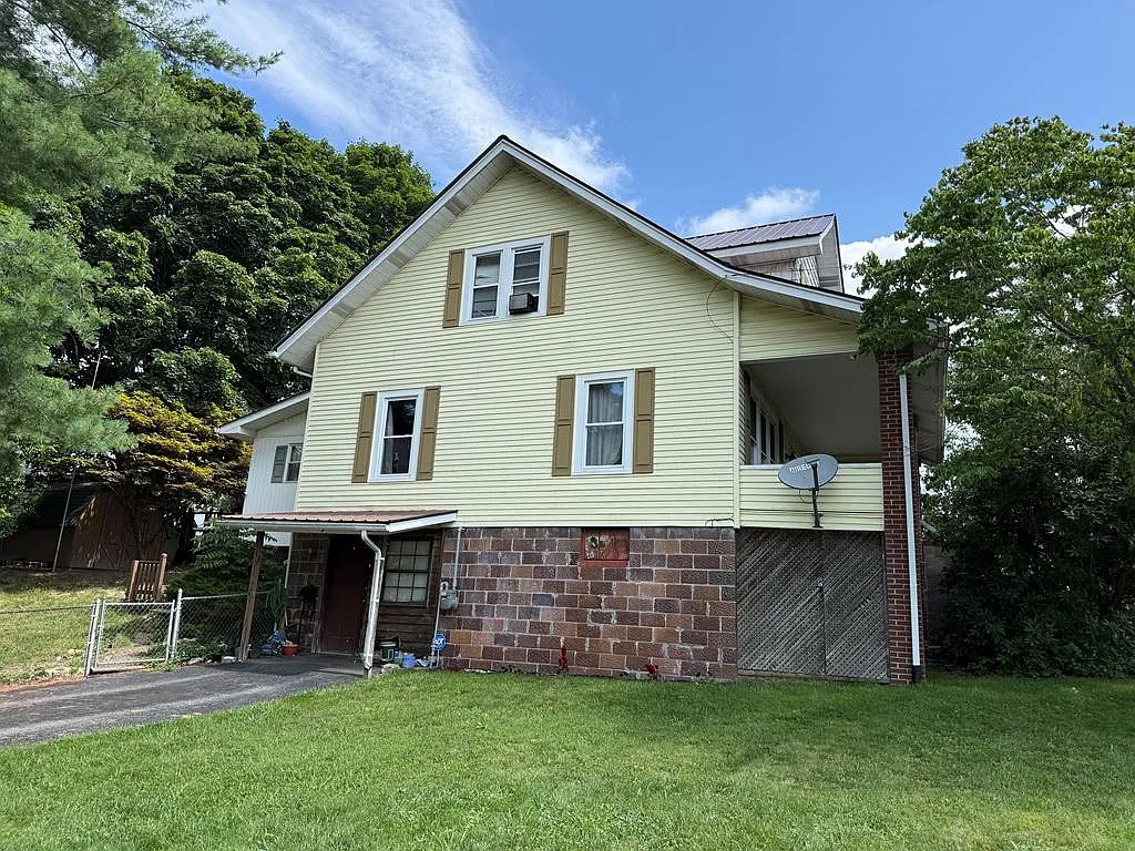 201 S French St, Beckley WV - Owner Finance Home
