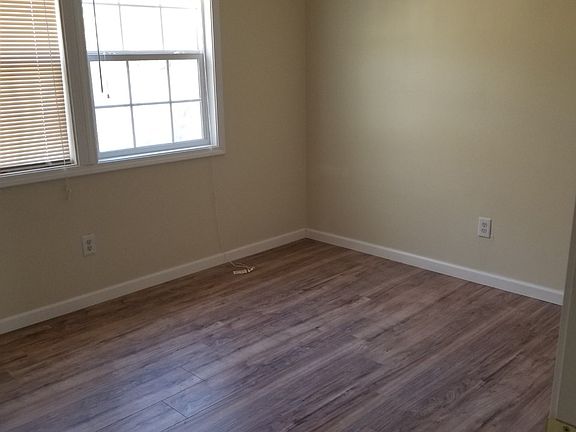 5th image of 2040 W Croft Cir #A