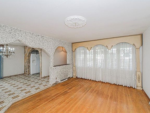 4th image of 274 Evergreen Ave
