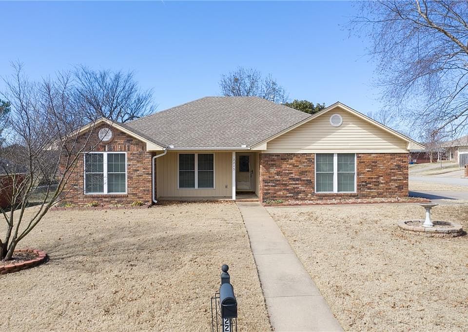 1st image of 2213 Highland Dr