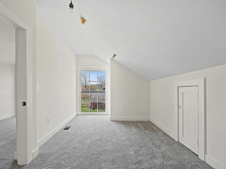 212 W 6th St, Columbia, TN 38401 — Photo 12