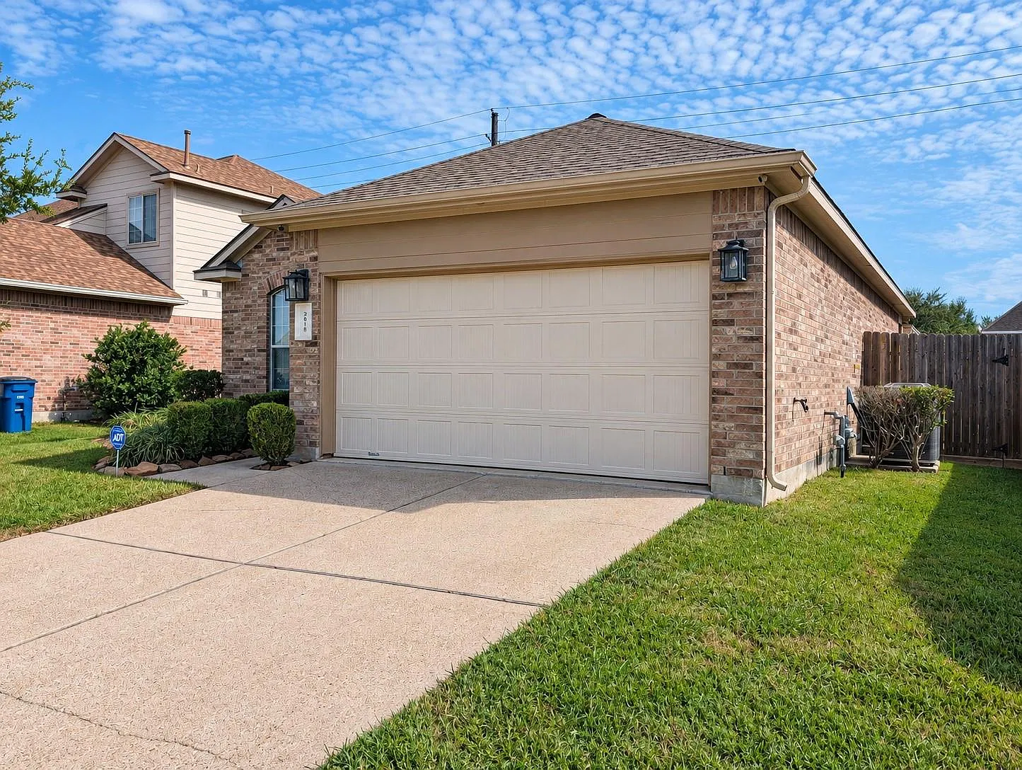 3 bed, 2.0 bath, 1653 sqft, $1,995 — Photo 4