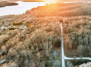 372 Cheree Loop, Stewart, TN 37175