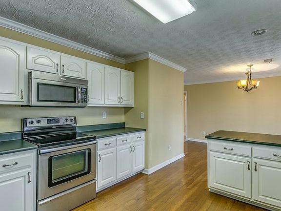 2nd image of 326 Eagle Mountain Dr