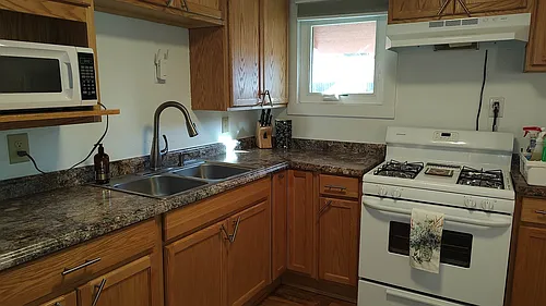 104 W Francis St #B Photo 1