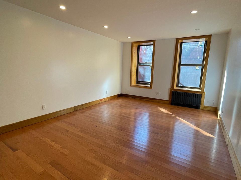 2nd image of 680 Beck St APT 2C